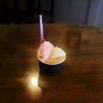 ジェラテリア アクオリーナ - カカオキャラメル　ピスタッキオ　いちごミルクの３種盛り（670円）税込