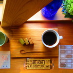 Cafe Kawasemi Pipelettes - ランチ『珈琲』200円(税込)、ミニスコーン３個付き。うれしい。