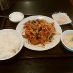 中国料理 王記 - レバーニラ定食600円