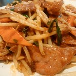 中国料理 王記 - レバーニラ定食600円