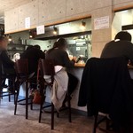 自家製麺 くろ松 - 店内は