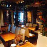 the life table - 店内