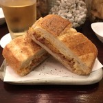 ROCK FISH - R1.5  コンビーフと大根のナムルなホットサンド