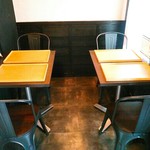 Sagamihara 欅 - 製麺所が移転し、って大仰ですが(笑)、とにかく製麺機が置いてあったスペースにはテーブル席が設置されました。