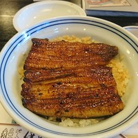 鰻割烹 伊豆栄 本店 - うな丼（竹）