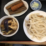 駕籠休み - 家内が食べたナス汁うどんの小盛。鬼倉ゴボーも一緒に。