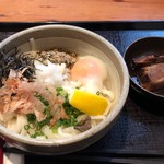 麺屋 井むら - 塩鰹うどん 700円。煮豚 300円。