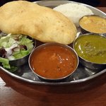 南インド料理ダクシン - 本日のカレー３種（バトゥラ＋ライス）