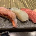 伊な勢 - 金目鯛炙り、ヒラメ、トロ