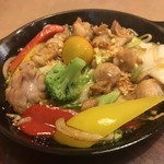 フライングガーデン - 野菜たっぷり！チキンのアヒージョ