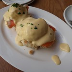 107209002 - スモークサーモンベネディクト