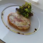 ベージュ アラン・デュカス 東京 - 仔ウサギのテリーヌ