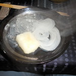 瀬里奈 - 　しゃぶしゃぶのスープで調理した餅、新玉葱、くずきりです。