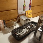 Curry House MUMBAI 松戸店 - テーブル上のカトラリーとか