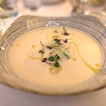 Simpson`s in-the-Strand - 料理写真:Cauliflower soup