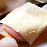 喫茶 マロン - ハムチーズはトーストに乗せて。