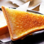 喫茶 マロン - バターたっぷりの美味しいトースト♪