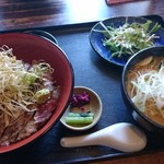 ごっつお屋とくっと - 牛ロースステーキ丼＋半味噌ラーメンセット