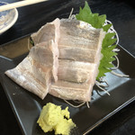 どんむす - 太刀魚の刺身。美味しい