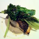 L'API - メインの魚料理です。