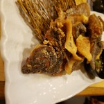 海鮮炭焼処とら太 - マガレイの１尾豪快揚げ