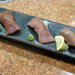 肉寿司（肩三角、三角バラ、タン元）