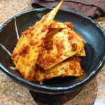 炭火焼肉 矢つぐ - 自家製浅漬けキムチ