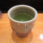 天寿し - 美味しいお茶が冷めないタイミングで出され続けます