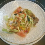 Chuugokuryouri Tourimi Chikami Shidamiten - 具だくさん海鮮サラダ