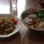 らーめん もり翔 - 半チャンラーメンです。