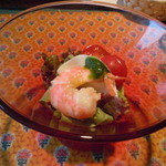 ア ラ メゾン ジャンポール - 前菜は、海老とモッツァレラチーズ