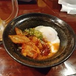 魚民 - キムチと半熟卵