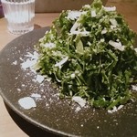 WE ARE THE FARM 目黒 - 世界一トマト＆ケールのジェノベーゼとブラ―たチーズ…「世界一？(￣ｍ￣〃)ぷぷっ!」って思っていた私ですが、一口で「美味ひ～！世界一かも！」ケールのジェノベーゼもチーズも単体でも美味しく、合わせるとさらにいい。バケットに乗せていただきました。