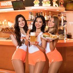 Hooters Ginza - 