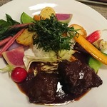 ブラッスリー ジゴ - ランチプレート牛バラ肉の赤ワイン煮込み