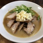 河内の味 ニンニクラーメン 仁 - チャーシューメン