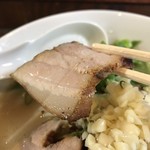 河内の味 ニンニクラーメン 仁 - 分厚いバラチャー