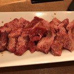 精肉店直営 焼肉定食 やまと - 和牛カルビ200g1980円
            