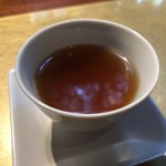 星期菜 白金 - ◆上湯スープ・・金華ハムだけでなく、ローストした新玉葱やナツメなども入り美味しい。 上湯スープはお味の基本となりますが、こちらのお味は好きです。