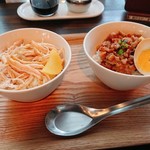 台湾茶房 e～one - ハーフアンドハーフで,¥700