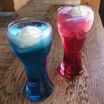 カフェテラス あらみ - クリームソーダ始めました。クリームソーダブルー、クリームソーダレッドお好みで。