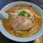 一番 - みそラーメン＠680円。