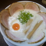 ラーメン家 みつ葉 - 豚CHIKIしおチャーシューメン