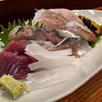 アナゴちらし小町 - お刺身盛合せ（カツオ、アジ、アオリイカ、イワシ、タコ、真鯛、煮アワビ）