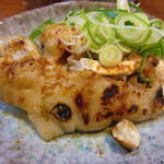 酒蔵 力 - 焼豚足ハーフ