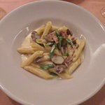 ダノイ高輪 - ペンネ 生ハムとマッシュルーム、インゲンのクリームソースでございます（2011.12）