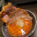 焼肉くろちゃん - 卵黄で絡めて