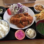 奥やんばる食堂 - とんかつ定食700円税込