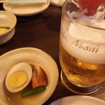 Tori sumibi yakiranmaru - お通しとビール