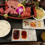 東京焼肉 平城苑 - 舟盛りランチ？